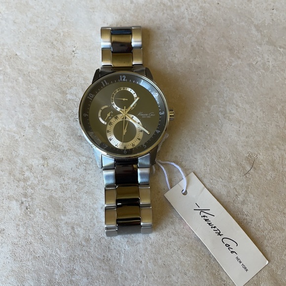 Kenneth Cole Quartz black&Silver water resistant all stainless steel - Picture 2 of 6